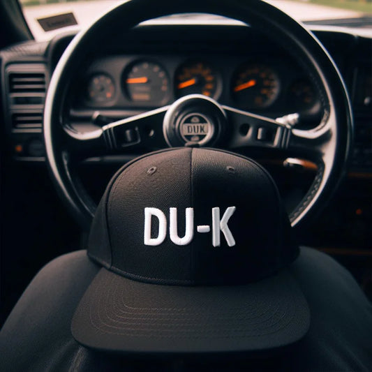 duk-bone-detalhe-auto-chapeu
