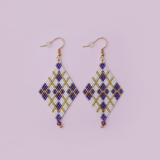 Aretes Miyuki en forma de rombo