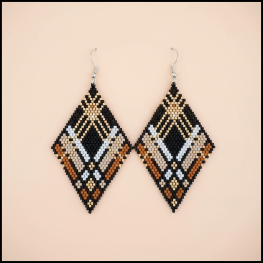 Aretes Miyuki forma de rombo