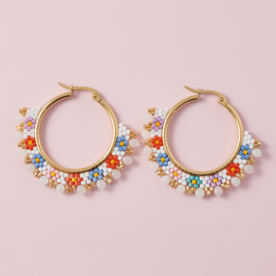 Candongas Miyuki con flores de diferentes colores